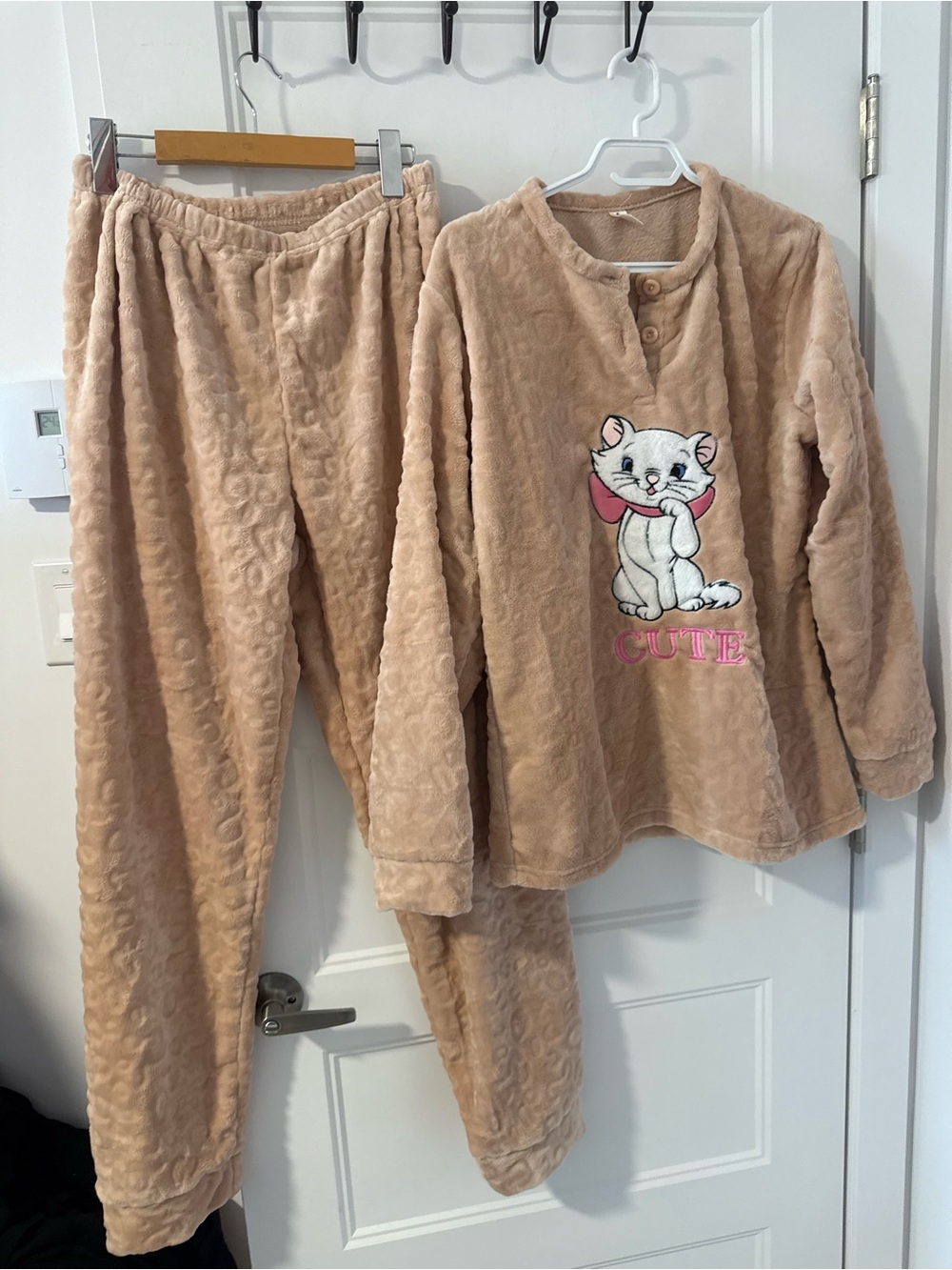 Cozy Women Plush Pajama Set with Cat Graphic - Cream Pink